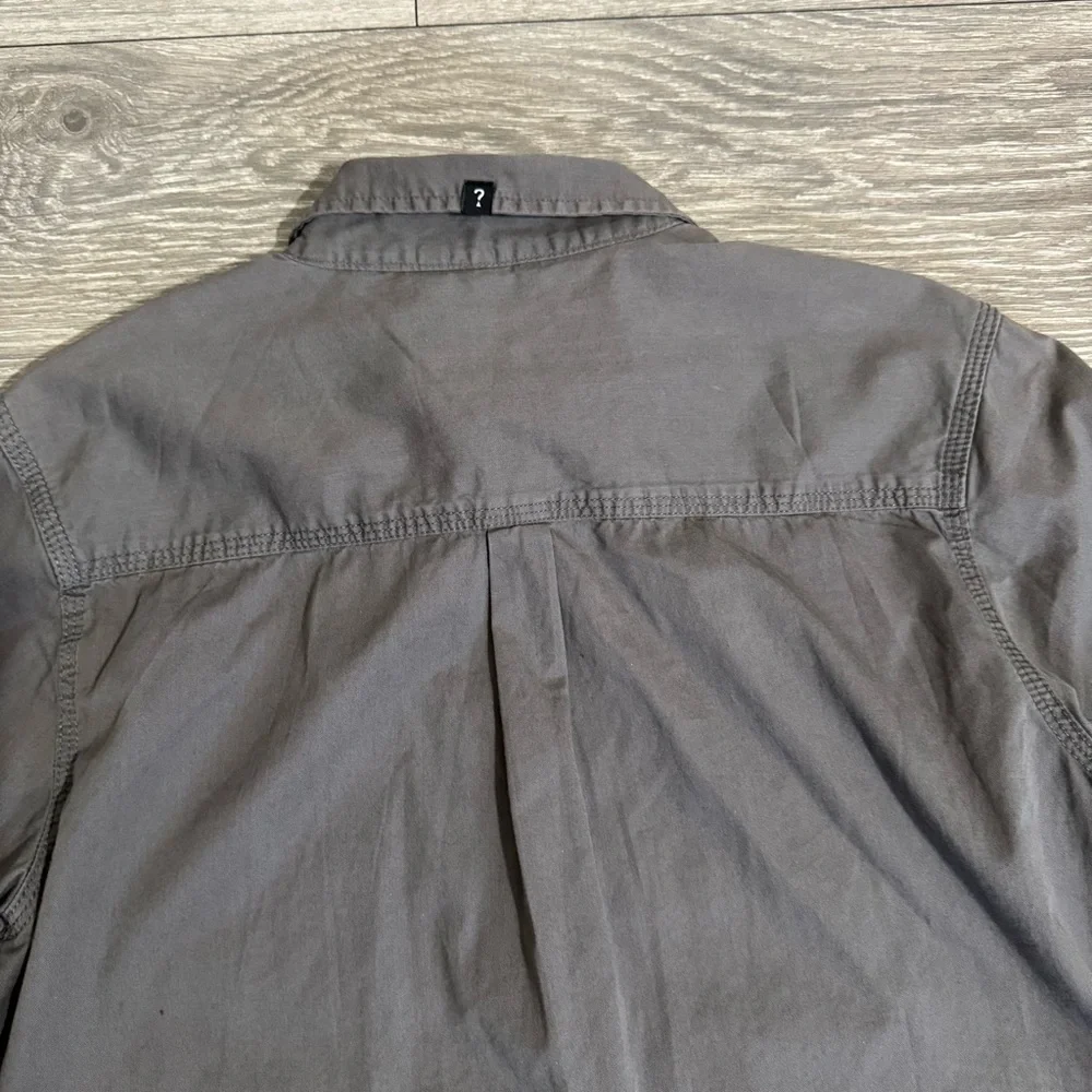 Guess Kids Gray Patched Casual Button Down Army Shirt Sturdy Fabric Sz XL Flawed